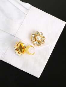 2个时尚多功能水钻花朵纽扣套；优雅精致的男女衬衫装饰纽扣；无需缝纫，3秒即可佩戴，适合正式场合、日常穿着和聚会。