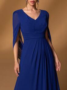 Faeriesty Vestido sofisticado de la madre de la novia con cuello en V y línea A con mangas con capa dramática - Vestimenta formal elegante para bodas, cenas de gala, eventos de etiqueta, bailes benéficos y recepciones formales - azul real - Ver 5