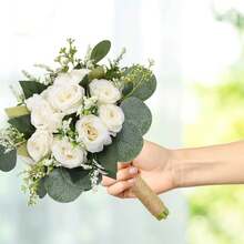 باقات زفاف للعروس والوصيفات، باقة بيضاء عاجية من الورود الحريرية الاصطناعية مع أوراق الأوكالبتوس لديكور الكنيسة والزفاف، باقات الزهور الاصطناعية لديكور حفل الزفاف والخطوبة وحفلات الزفاف وعيد الحب وتزيين طاولات الطعام - بيج - مشاهدة 2