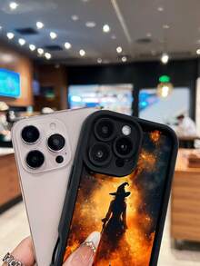 Funda para teléfono con diseño de calabaza brillante de bruja para Halloween. Protege contra golpes y caídas. Diseño artístico con impresión UV de alta calidad a un precio accesible. Compatible con teléfonos ,  17,  16 Pro Max,  15 Pro Max,  13 y  12. Un regalo perfecto para familiares, amigos, seres queridos, parejas y para Halloween. - Negro - Ver 4
