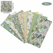 Tela de algodón de sarga serie Hoja Verde (8 piezas), tela para patchwork hecha a mano, ideal para Navidad, Pascua, Día de la Independencia, Año Nuevo Chino y otras festividades. Perfecta para coser, crear guirnaldas, muñecos, tocados, decoraciones, manualidades y decoración del hogar. Tela para envolver regalos. Varios diseños con detalles de borlas decorativas. Disponible en dos tamaños.