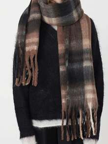 1pc Men's Solid Color Thick Warm Scarf, Fashionable Tassel Design Versatile Shawl, Suitable For Daily Warmth And Outfits, Autumn/Winter Season