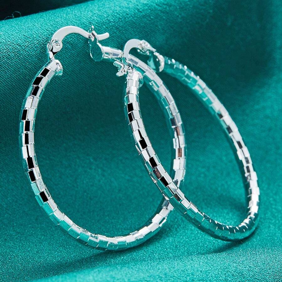Pendientes de aro de 40 mm chapados en plata de ley 925 con diseño de cuadros para mujeres, compromiso, boda, fiesta y moda, joyería encantadora - Plateado - Ver 1