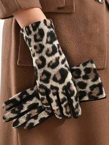 Winter And Autumn Fashion Leopard Print Gloves For Cycling, Women's Warm Outdoor Riding Gloves, Motorcycle Gloves With Thick And Warm Thermal Lined, Soft And Personalized Leopard Print Patterned Fingerless Gloves, With A Plush Insulation Layer. These Are Winter Gloves For Outdoor Activities, Simple Yet Fashionable Touchscreen Gloves, Capable Of Effectively Resisting The Cold. - Multicolor - View 2