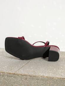 Quadratische Zehenkappe Plateau High Heel Riemchen Sandalen, elegant und geeignet für Bankette und Partys, modische und vielseitige Damensandalen