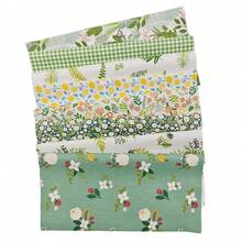 Tela de algodón de sarga serie Hoja Verde (8 piezas), tela para patchwork hecha a mano, ideal para Navidad, Pascua, Día de la Independencia, Año Nuevo Chino y otras festividades. Perfecta para coser, crear guirnaldas, muñecos, tocados, decoraciones, manualidades y decoración del hogar. Tela para envolver regalos. Varios diseños con detalles de borlas decorativas. Disponible en dos tamaños.