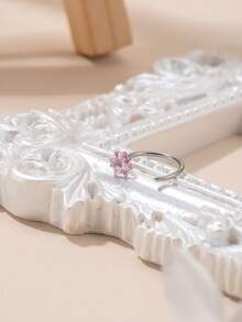 1 件迷人、精致、简约的方形不锈钢人造锆石鼻环，适合女性在夜店、派对、生日和节日等场合佩戴，是理想的礼物之选。 - 粉色 - 查看 6