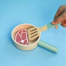 Realistiskt matlagningslekset för barn, lämpligt för pojkar och flickor, låtsaslek, matlagningsverktyg, kryddor, fejkmat, porslin, present