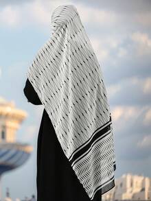 1条女士印花头巾，阿拉伯风格头巾，几何图案，时尚头巾，适合日常通勤和休闲，休闲购物和咖啡馆的时尚配饰，必备头巾，可与连衣裙搭配，作为阿拉伯头巾。 - 彩色 - 查看 12