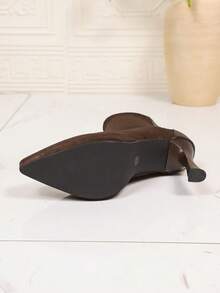 女士尖头细高跟踝靴，采用尖头设计，中筒拉链装饰，细高跟，尖头现代短靴，时尚通勤风格，适合女性日常工作、秋冬季派对场合，多种颜色可选，麂皮材质，时尚尖头细高跟踝靴 - 棕色 - 查看 8