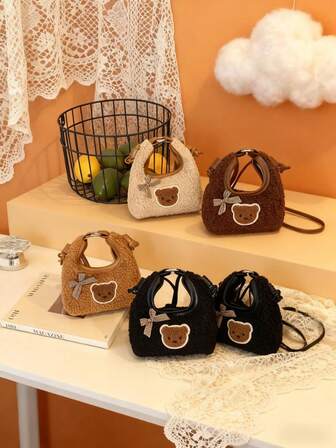 1pc New Faux Lambswool Mini Crossbody Bag In White, Casual And Simple, With Buckle Design And Adjustable Shoulder Strap. Perfect For Shopping And Travel, It Easily Holds Everyday Essentials. A Versatile Piece, A Fashion Favorite, Suitable For Various Styles And Occasions, With Extremely Strong Style Adaptability.