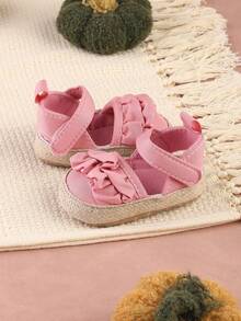 A Pair Of Infant Girl Shoes With Hook And Loop Closure Design, Cute Lace Sandals Suitable For Summer - Pink - View 3