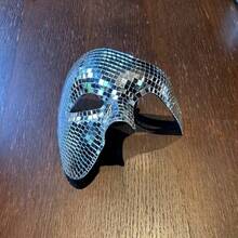 优雅反光迪斯科半脸面具，闪亮马赛克镜面 - 男女通用面具，适合独立日派对和家居装饰，高品质表面处理，适合庆祝活动和时尚装扮，时尚配饰，复古半脸面具，节日面具