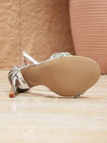 女士复古时尚派对、办公室、晚宴必备水钻绑带圆头细高跟凉鞋 - 銀色 - 查看 7