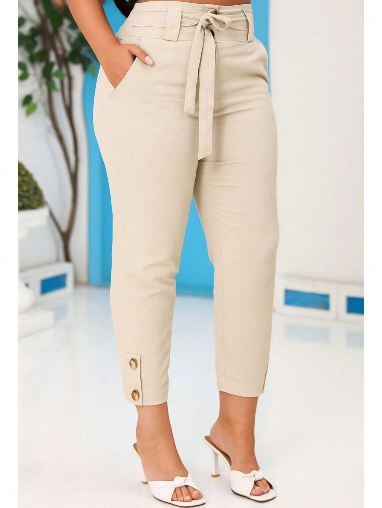 Calça Feminina Estilosas em Linho com Botão na Barra