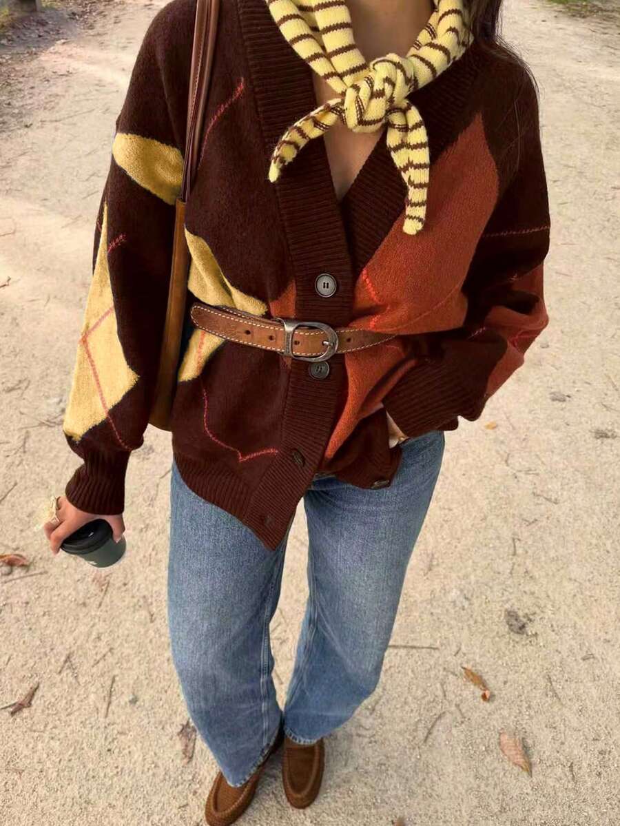 女士V领撞色菱形图案开衫毛衣，秋冬新品
