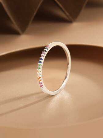 1枚S925纯银彩虹立方氧化锆戒指，时尚简约的多色首饰，适合女性日常佩戴，是送给母亲、女友、朋友的绝佳礼物。