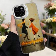Cubierta de teléfono con diseño artístico para iPhone en color beige con estampado de pareja caminando en otoño y hojas caídas ideal para uso diario y regalos Aplicable a los teléfonos de la serie Apple y Galaxy - Negro - Ver 3