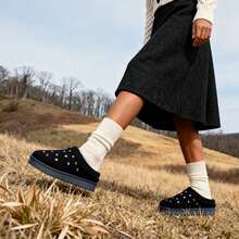 READY SALTED Women's Studs Warm Snow Boots Women's Lightweight Comfortable Diamond Fashion Slippers - Black - View 1