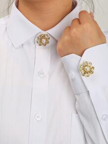 2个时尚多功能水钻花朵纽扣套；优雅精致的男女衬衫装饰纽扣；无需缝纫，3秒即可佩戴，适合正式场合、日常穿着和聚会。