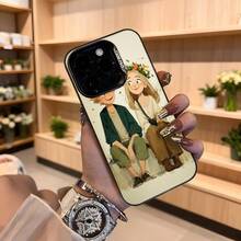 Cubierta de teléfono con diseño de dibujos animados para iPhone color blanco con ilustración de pareja sentada en jardín floreciente y texto CASENO ideal para uso diario y amantes de la moda floral Aplicable a los teléfonos de la serie Apple y Galaxy - Negro - Ver 4