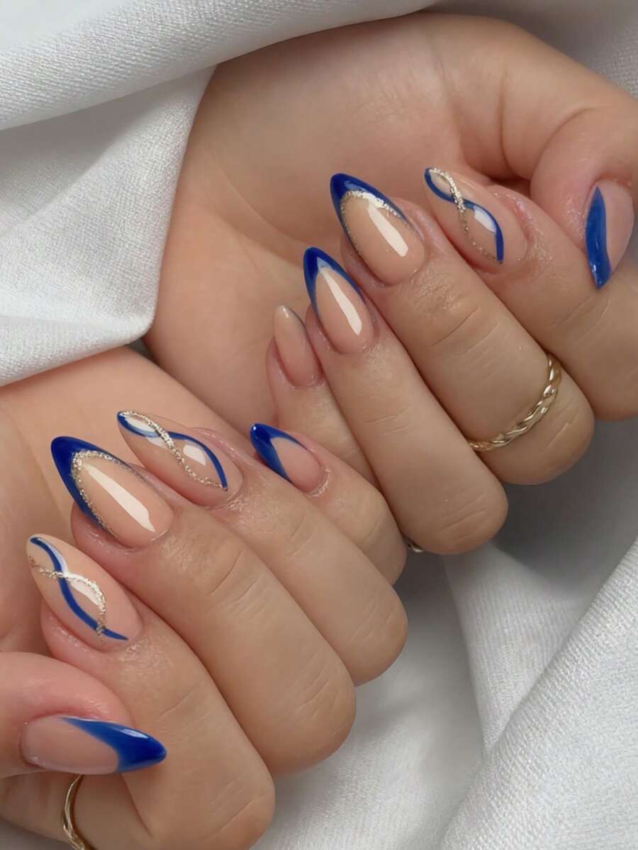 Verbessern Sie Ihr Aussehen mit 24 Stücke mandelförmigen Aufklebe-Nägeln, eleganter blauer französischer Stil, blaue Streifen, goldene Streifen, rosa Nägel, modische Glitzerstreifen, dunkelblauer französischer Stil, Falschnägel mit voller Abdeckung für Frauen und Mädchen, inklusive Nagelstudio mit 1 Stück Gelee-Gel und 1 Feile. Zufälliger Versand von Gelee-Gel.