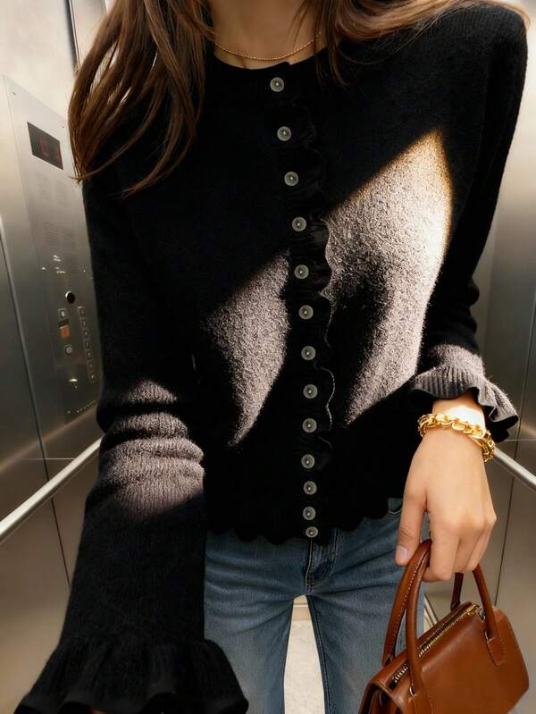 2025 nouveau Pull tricoté élégant à col rond, avec volants superposés et plissés pour femmes. Polyvalent et décontracté, pour l'automne/l'hiver, de couleur gris unicolore