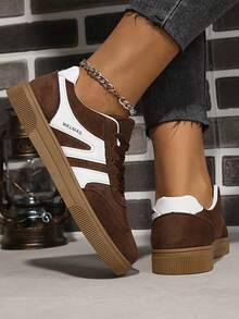 2025 Autumn New Leopard Print Casual Flat Sneakers For Women, Retro Style, Versatile, Lace-Up, Round Toe, Lightweight & Comfortable Outdoor Shoes - Brown - View 3