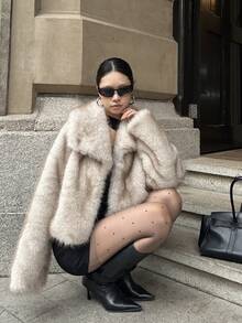 Luxurious Vintage Fashion Women's Thick Warm Jacket With Faux Fur Collar, Winter Coat, Soft Plush Fur - White Oatmeal - View 9