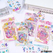 一套1张卡通小马宝莉PVC贴纸（随机发货），派对礼品、DIY手工、房间装饰 | 主题贴纸 | 塑料贴纸，派对装饰 | 设计精美，无需电源，是节日礼物、生日礼物、派对礼品、圣诞节、复活节、感恩节、毕业典礼的完美之选 - 彩色 - 查看 6