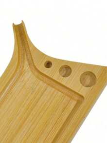 1个便携式竹制卷烟托盘，小巧便携，适合居家、旅行和日常使用。