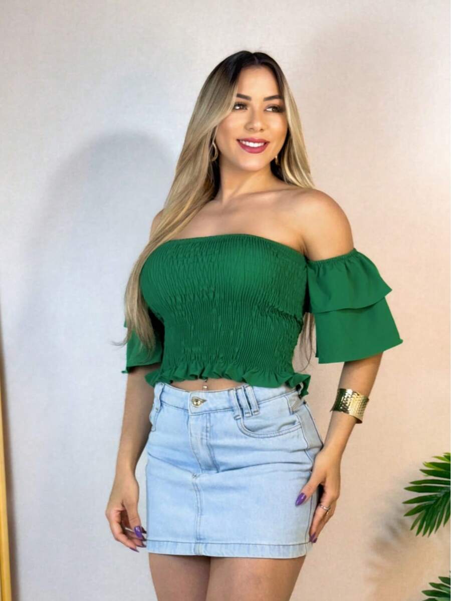 Women's Green Cropped Blouse With Off-The-Shoulder Detailing, Ruching, And Exaggerated Ruffled Sleeves. High-Stretch Fabric. - Verde - Ver 1
