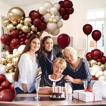 131 pezzi Kit arco ghirlanda di palloncini bordeaux con palloncini bordeaux, marroni, bianchi, metallici dorati e nudi per decorazioni di laurea, doccia nuziale e feste di compleanno nei colori bordeaux e oro - Multicolore - Visualizzare 4