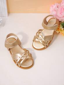 一双女童金色交叉绑带凉鞋，金属质感，人造革材质，露趾设计，低帮，魔术贴搭扣，平底，甜美公主风凉鞋，夏季演出鞋，日常上学鞋 - 金色 - 查看 6