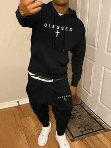 Lässiges Herren-Set aus Hoodie und Jogginghose mit Street-Style-Print und Slogan.