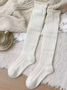 1双镂空羊毛混纺针织中筒袜，多层针织中筒袜，甜美百搭的白色秋冬袜，舒适保暖。