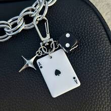 Poker God Of Gamblers Multi-Element 1 Piece Women's License Plate Pendant Keychain Accessory, Star-Shaped Pendant Style, Suitable For Bag Hanging, Car Hanging, Valentine's Day Gift, New Year Gift Bag Pendant Keychain Waist Hanging Ornament - 紅色 - 查看 6