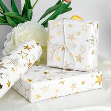 卷筒包装纸，适用于婚礼、派对、情人节、生日、毕业典礼等场合的礼品包装纸 - 纯色纸，礼品盒填充物，DIY 手工花卉装饰 - 白底金星 - 查看 3