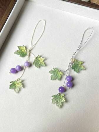 1个葡萄吊坠，多功能手机挂饰、包包挂饰、相机挂绳、钥匙扣，清新独特的设计