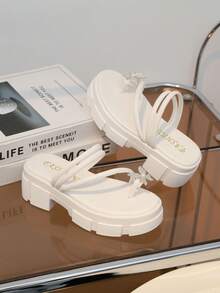 1双白色儿童/女童厚底凉鞋，白色PU鞋带，饰有水钻和珍珠蝴蝶图案，套脚圆头防滑时尚可爱沙滩厚底增高凉鞋，适合3-15岁女孩，室内/室外日常休闲沙滩街头聚会，春夏新款 - 白色 - 查看 5