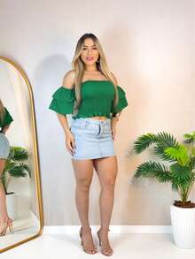 Women's Green Cropped Blouse With Off-The-Shoulder Detailing, Ruching, And Exaggerated Ruffled Sleeves. High-Stretch Fabric. - Verde - Ver 4