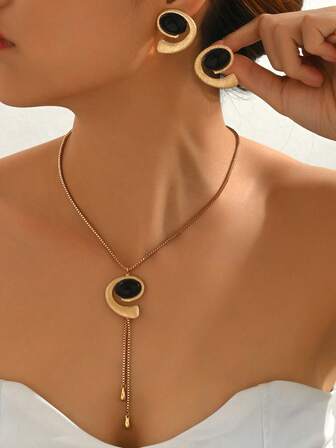 3件套全新时尚欧美金属耳环项链套装，性感夸张几何波浪水滴设计