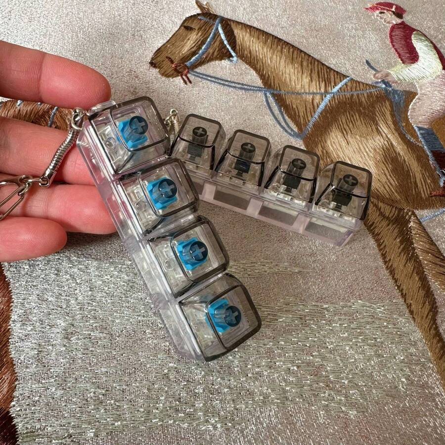 1pc Stress Relief Keychain, Fashionable Keyboard Cap Keychain - Novelty Desktop Accessory, Stress Relief, Made Of PVC/Acrylic/Metal, With Beads And Faux Pearl Trim, Lobster Clasp, Suitable For Hanging On Handbags And Backpacks