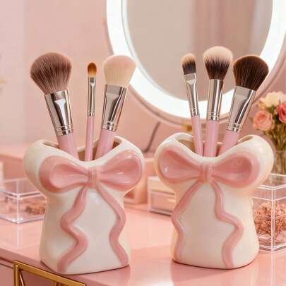 Cute Bow-Shaped Pen Holder - Bathroom Makeup Brush And Cosmetic Storage Organizer. Elegant Makeup Brush Holder, Suitable For Girls, Students And Creative Decor. Also Applicable For Vacation, Beach, Bathroom, Bedroom And More. Large Capacity.