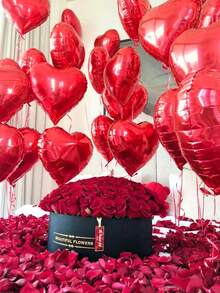 Conjunto de 1020 balões metalizados vermelhos em formato de coração, com 45 cm de diâmetro, e pétalas de rosas vermelhas. Ideal para decoração de casamentos, noivados, aniversários, Dia dos Namorados e festas de aniversário. - Vermelho - Ver 6