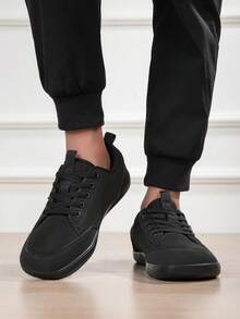 男士极简宽鞋头赤足跑鞋 - 舒适防滑休闲鞋，宽鞋头设计，透气面料，零落差鞋底，适合步行和瑜伽，男士宽楦平底休闲运动鞋，男女通用宽楦休闲运动鞋，女士PU鞋面设计，适合任何脚型，全天舒适不疲劳，为双脚提供充足空间。 - 黑色 - 查看 3