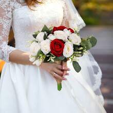 باقات زفاف للعروس والوصيفات، زهور الورد الاصطناعية البيضاء والشمبانيا لديكور الزفاف، باقة زهور عاجية اصطناعية لحفلات الزفاف والمناسبات والأعياد والمائدة المركزية لعيد الميلاد وعيد الحب - أبيض - مشاهدة 7