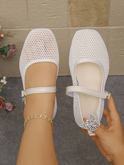 春秋季新款时尚方头宽楦女式平底鞋，日常百搭白色鞋底网眼镂空圆头平底鞋，尺码36-43，轻便舒适，适合户外穿着，大码宽楦女式平底鞋