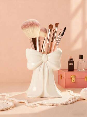 1pc Cute Bow-Shaped Organizer For Bathroom Makeup Brushes And Cosmetics. This Elegant Makeup Brush Organizer Is Perfect For Girls, Students, And Creative Home Decor. Also Suitable For Vacations, Beaches, Bathrooms, Bedrooms, And More. Large Capacity.