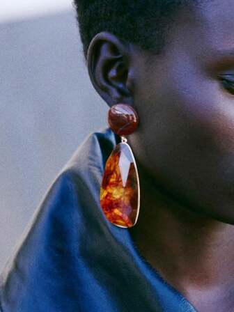 MG Brown Resin Water Droplet Earrings, High-Quality Resin Paired With Metal Film Earrings, Light Luxury Geometric Electroplated Earrings, Women's Jewelry,The Back Of The Earring Has Slight Scratches Due To The Glossy Material, Which Does Not Affect Its Use